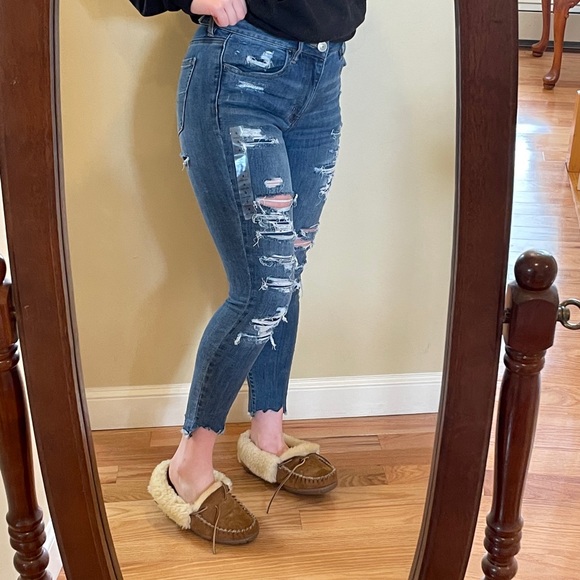American Eagle Outfitters Denim - NWT American Eagle Distressed High Rise Jeggings